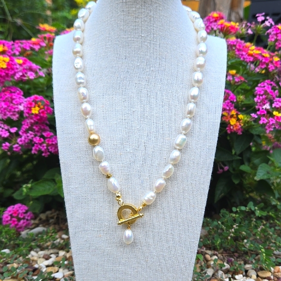 Genuine Baroque Freshwater Pearl Gold Waterproof Toggle Necklace NEW - Picture 3 of 9